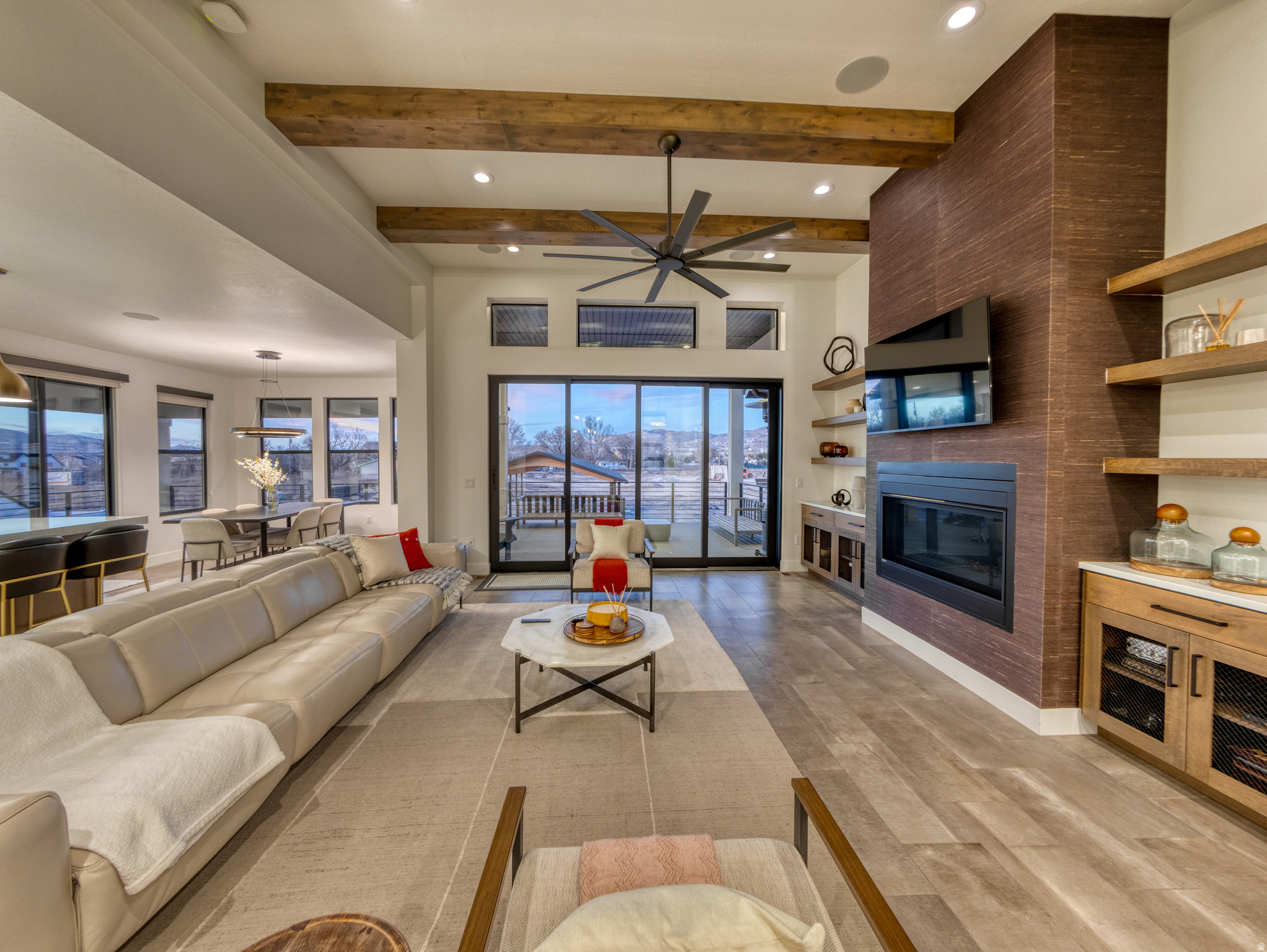 COLLEDGE FARMS - Residential