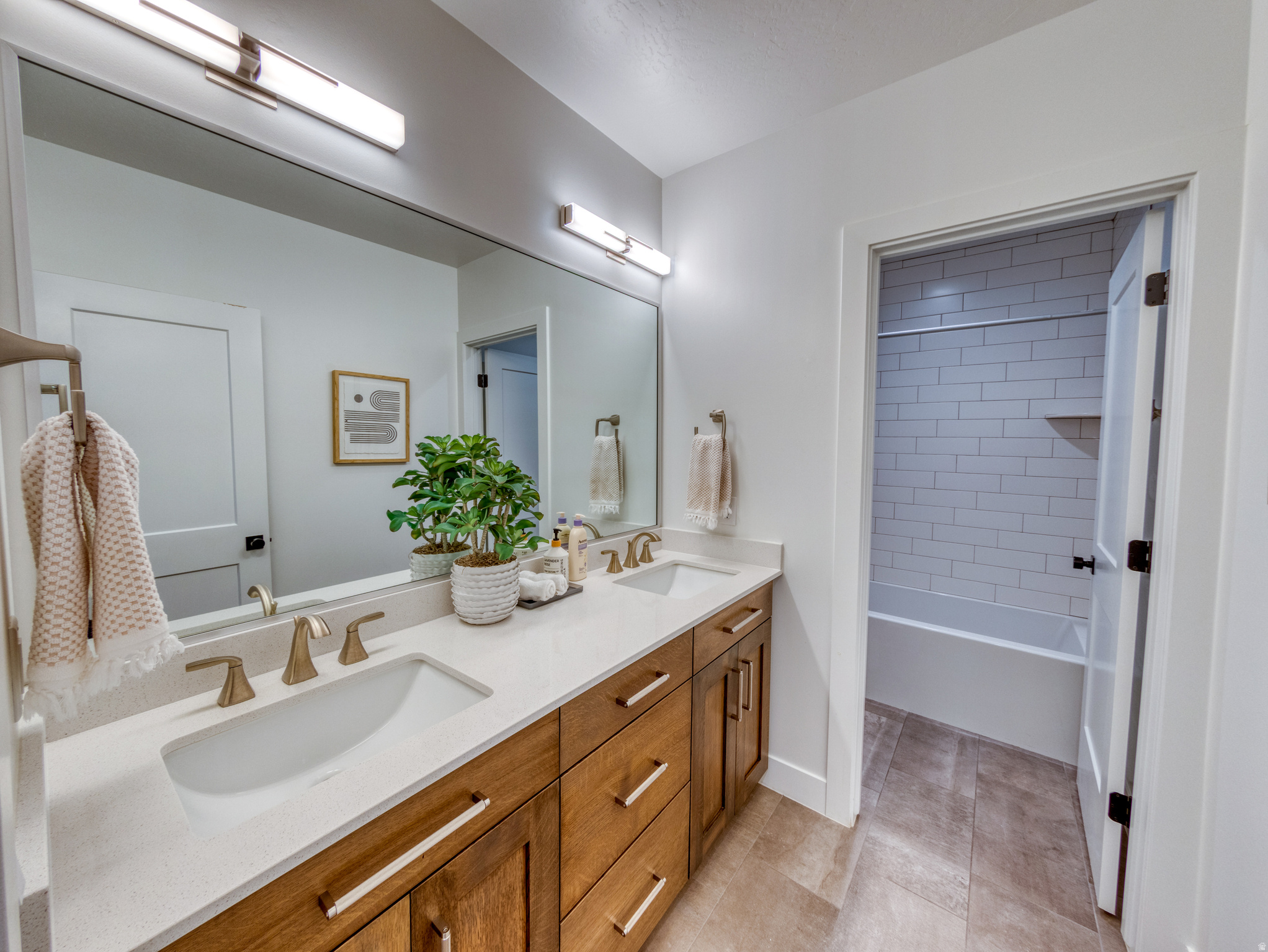 COLLEDGE FARMS - Residential