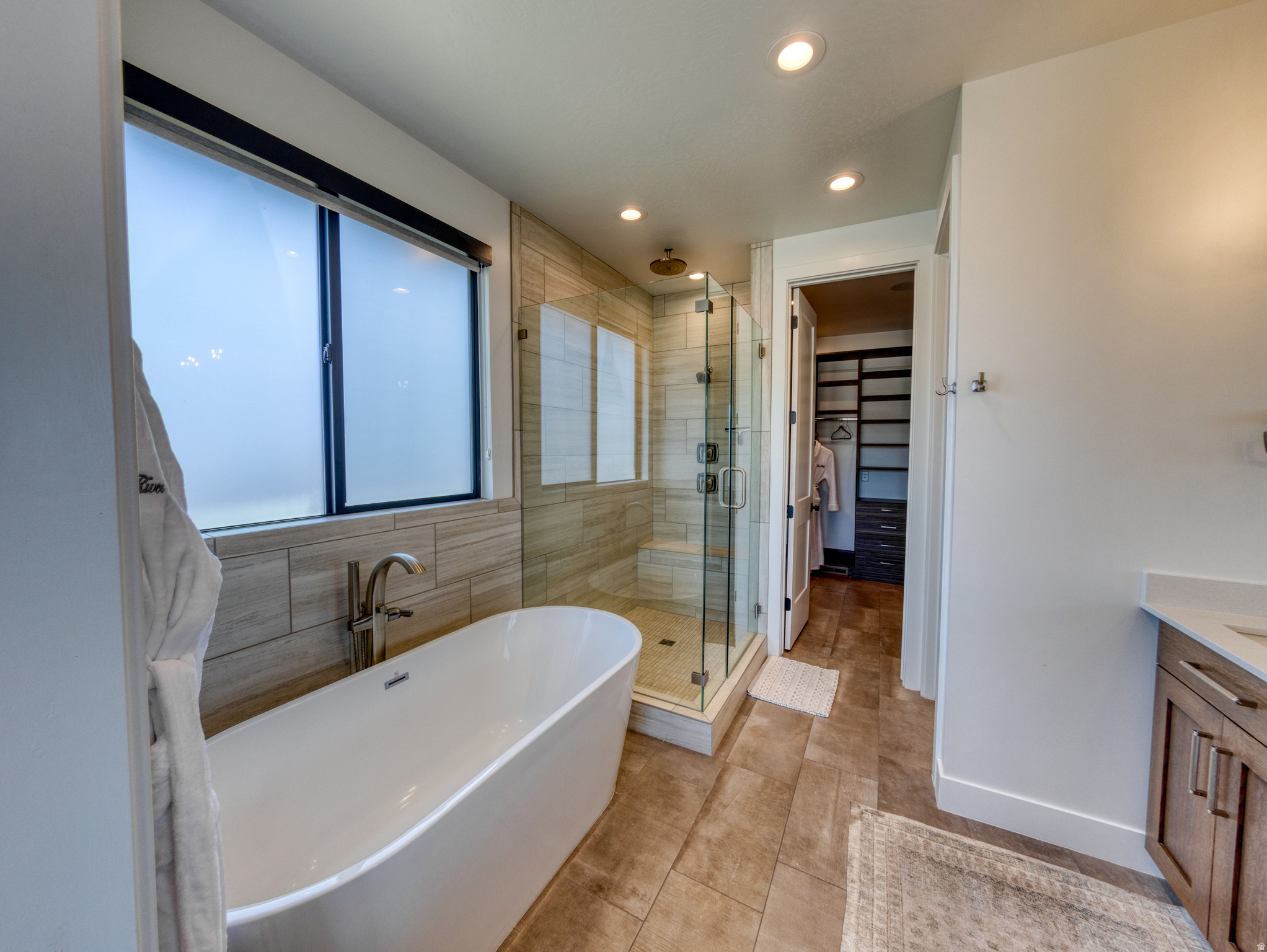 COLLEDGE FARMS - Residential