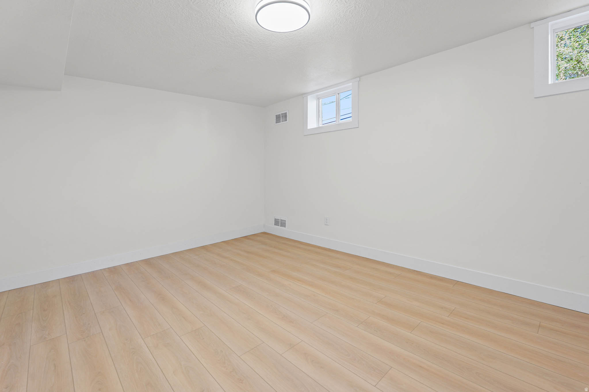 WHITE CITY - Residential