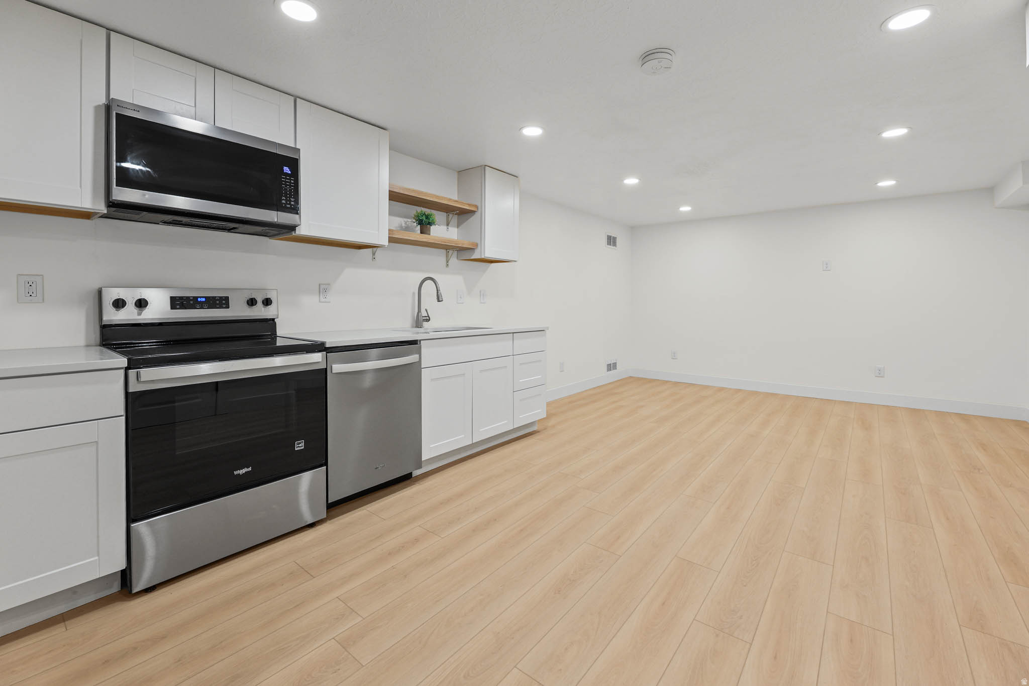 WHITE CITY - Residential