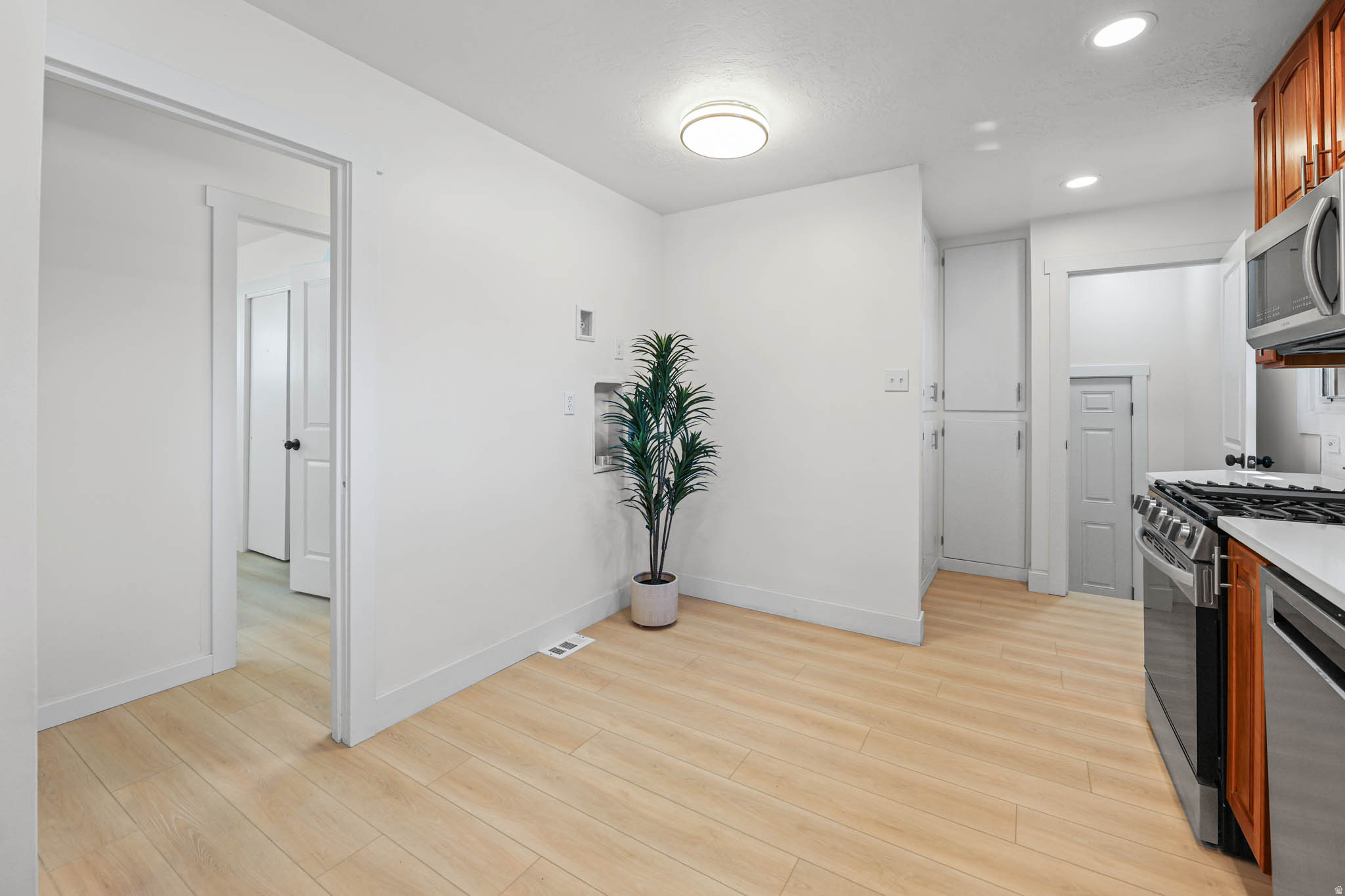 WHITE CITY - Residential