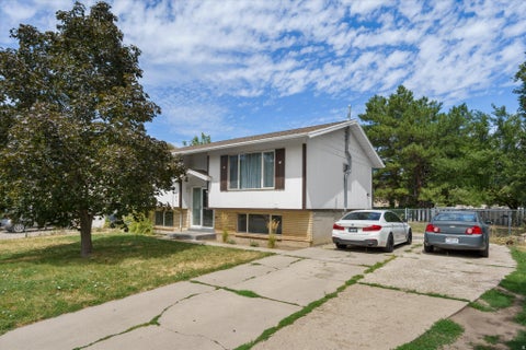 Tiny photo for 464 E 1850 N, North Ogden, UT 84414 (MLS # 2183965)