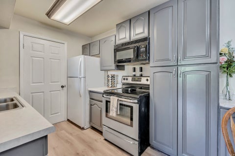 Tiny photo for 4116 S OAK MEADOWS DR, Taylorsville, UT 84123 (MLS # 2182118)
