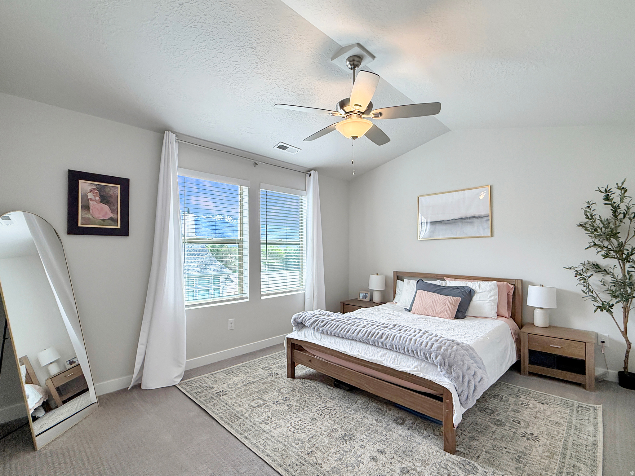 MIDTOWN COURTS - Residential