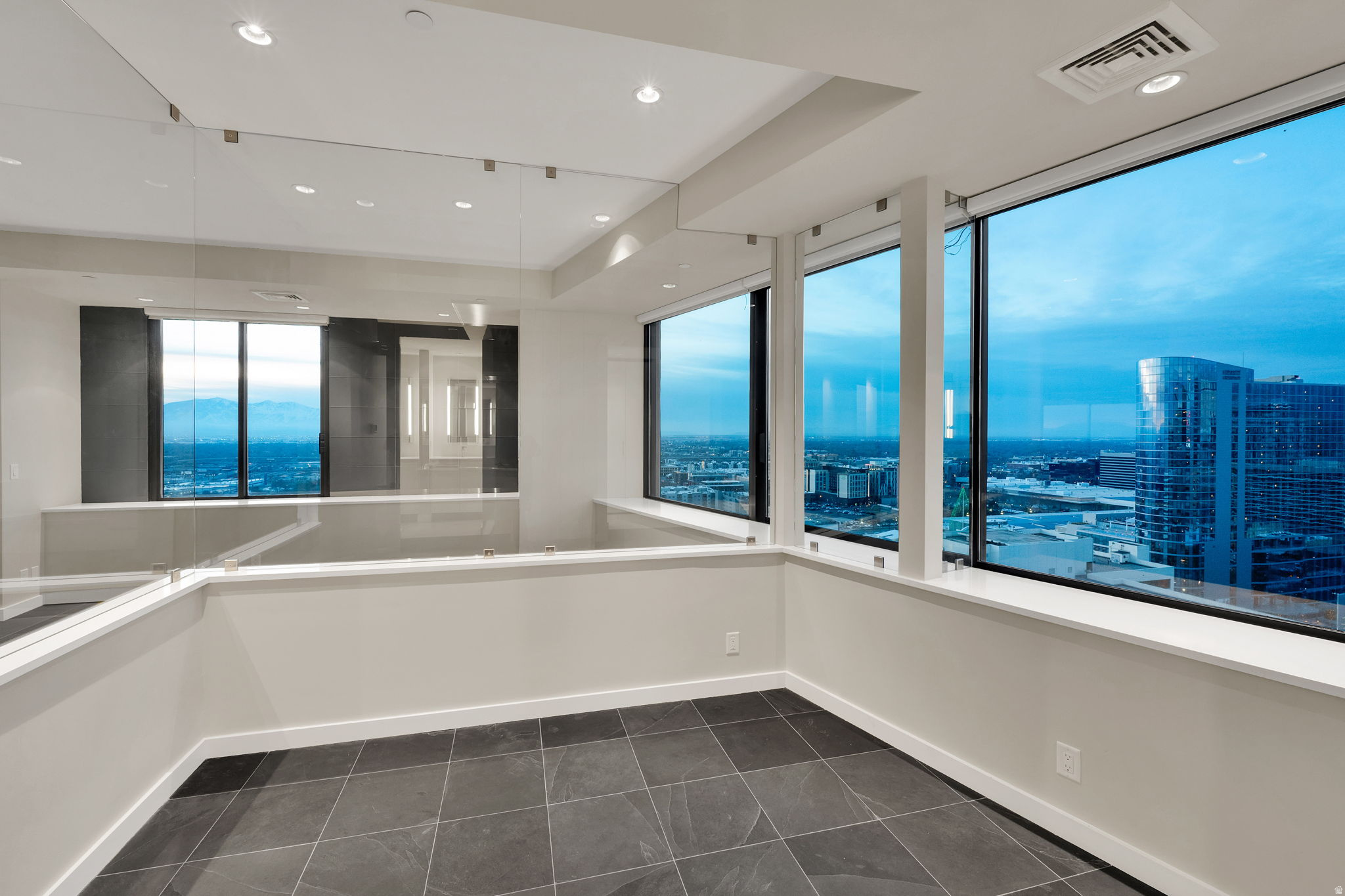 AMERICAN TOWERS - Residential