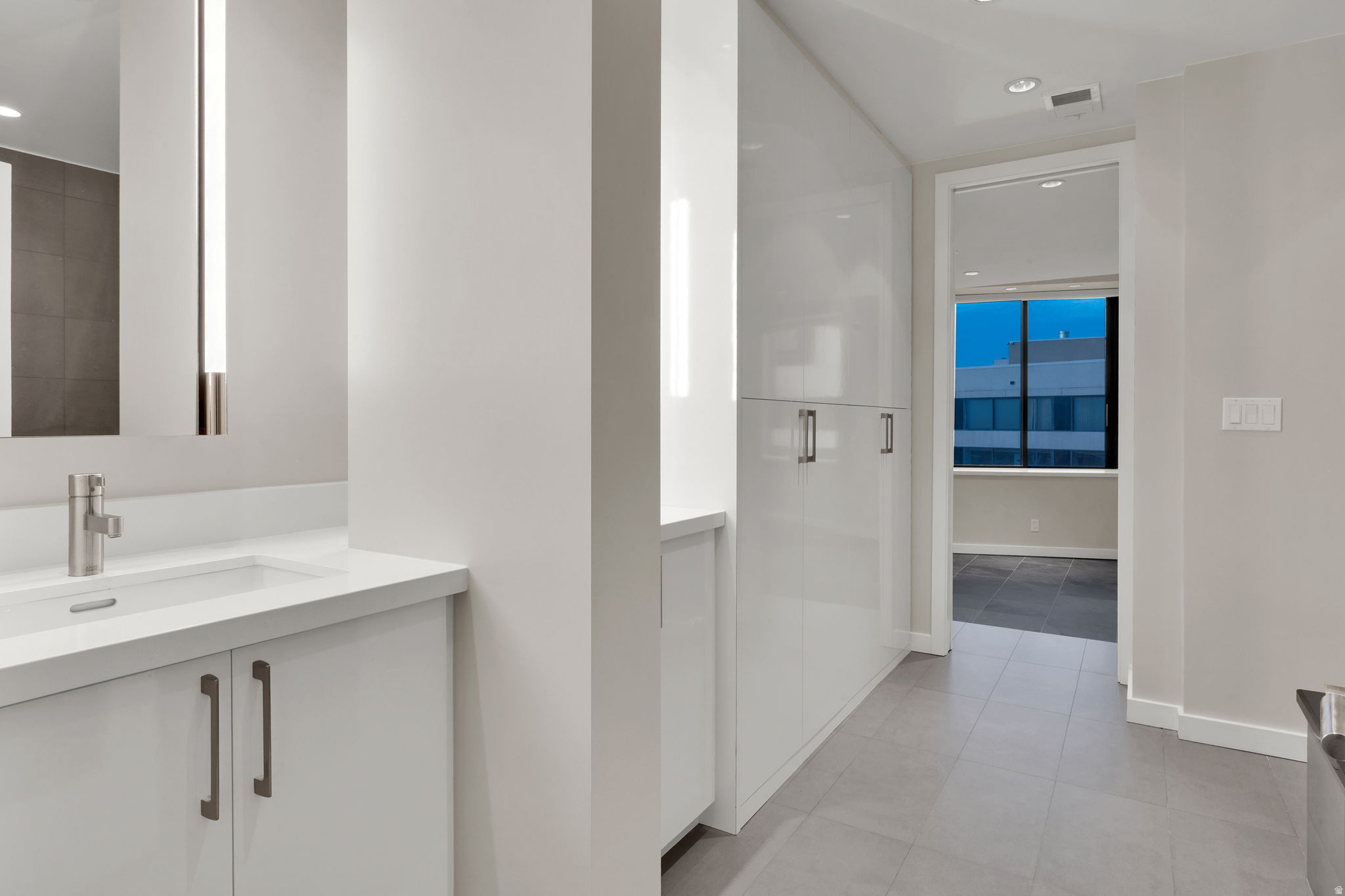 AMERICAN TOWERS - Residential