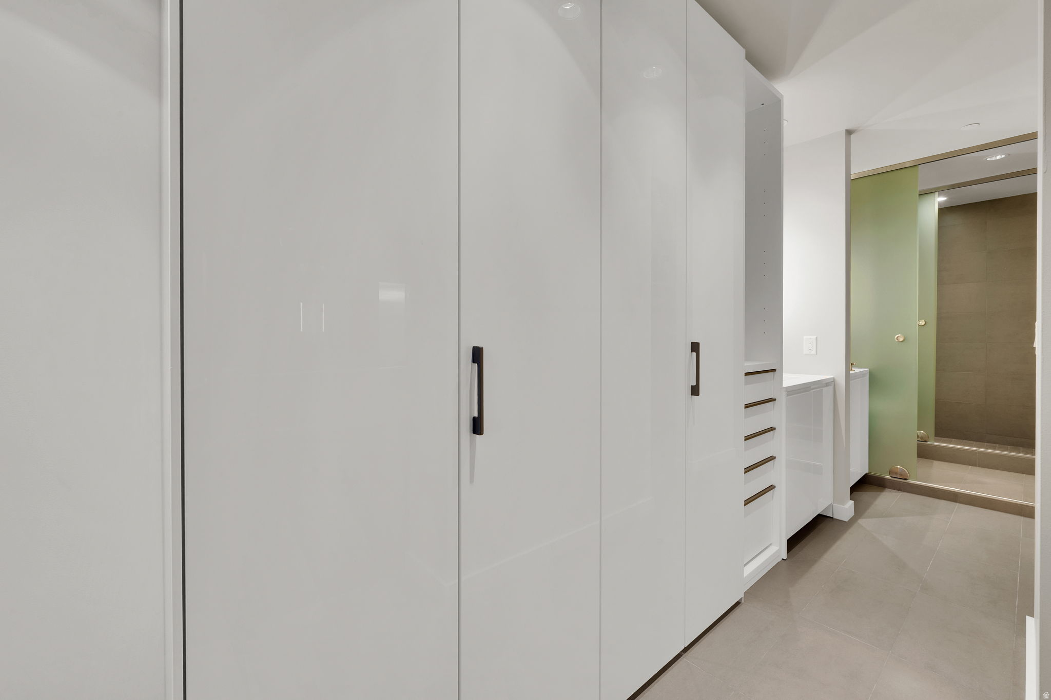 AMERICAN TOWERS - Residential