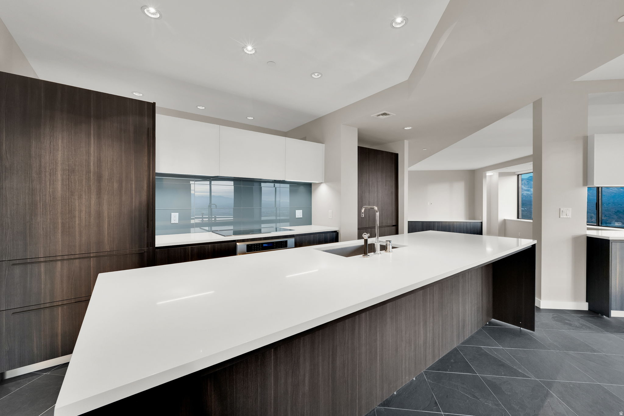 AMERICAN TOWERS - Residential