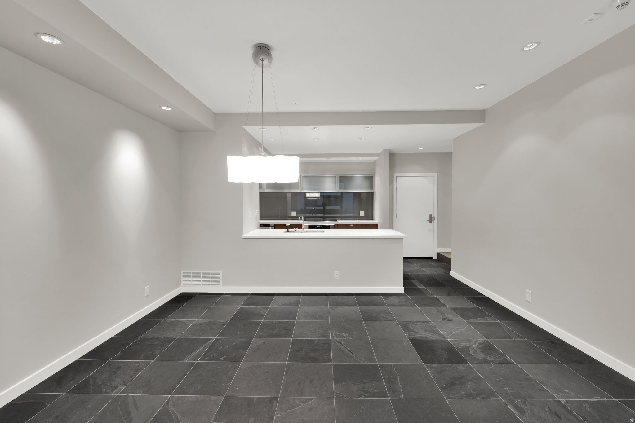 AMERICAN TOWERS - Residential