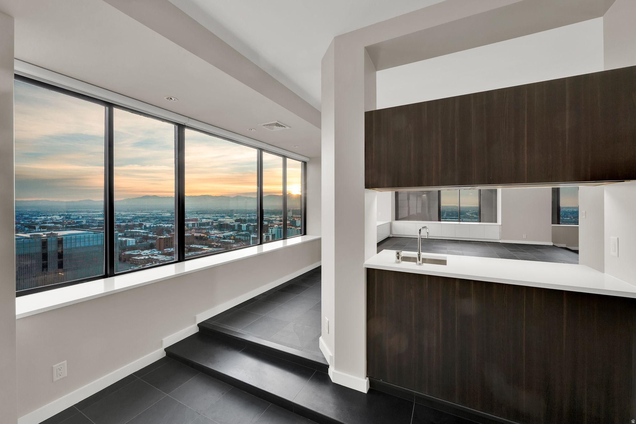 AMERICAN TOWERS - Residential