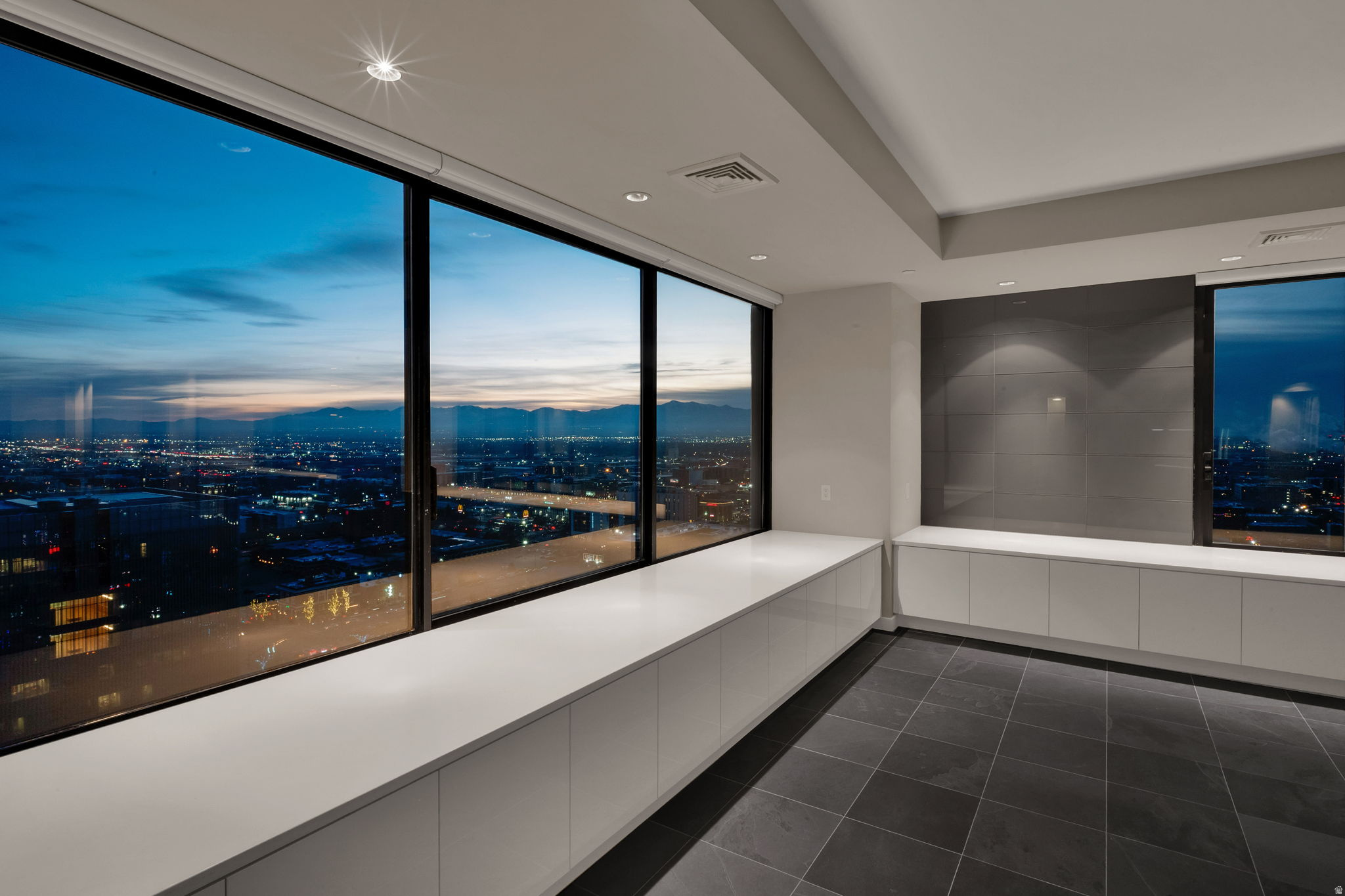 AMERICAN TOWERS - Residential