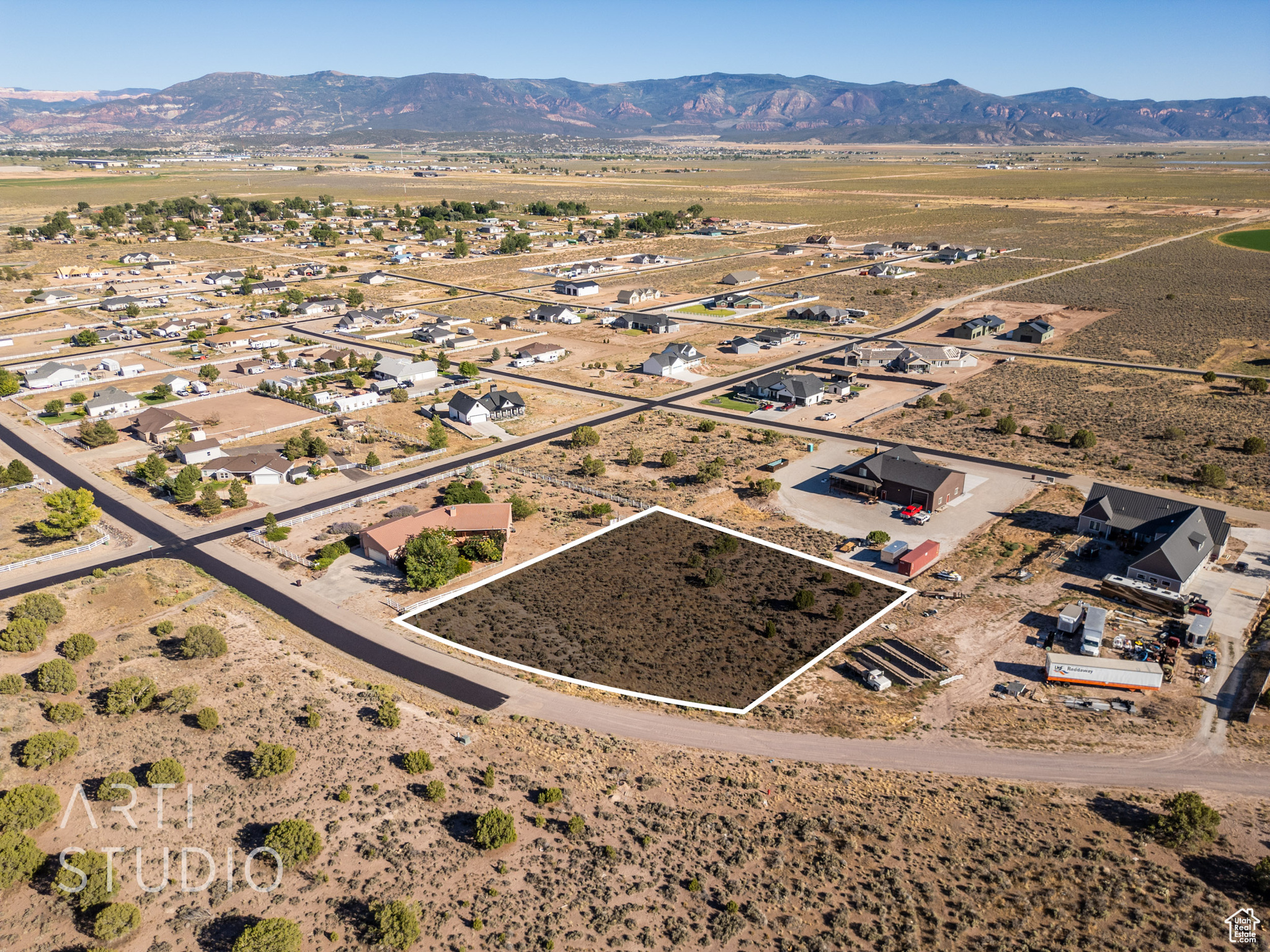 EL MONTE ESTATES - Land