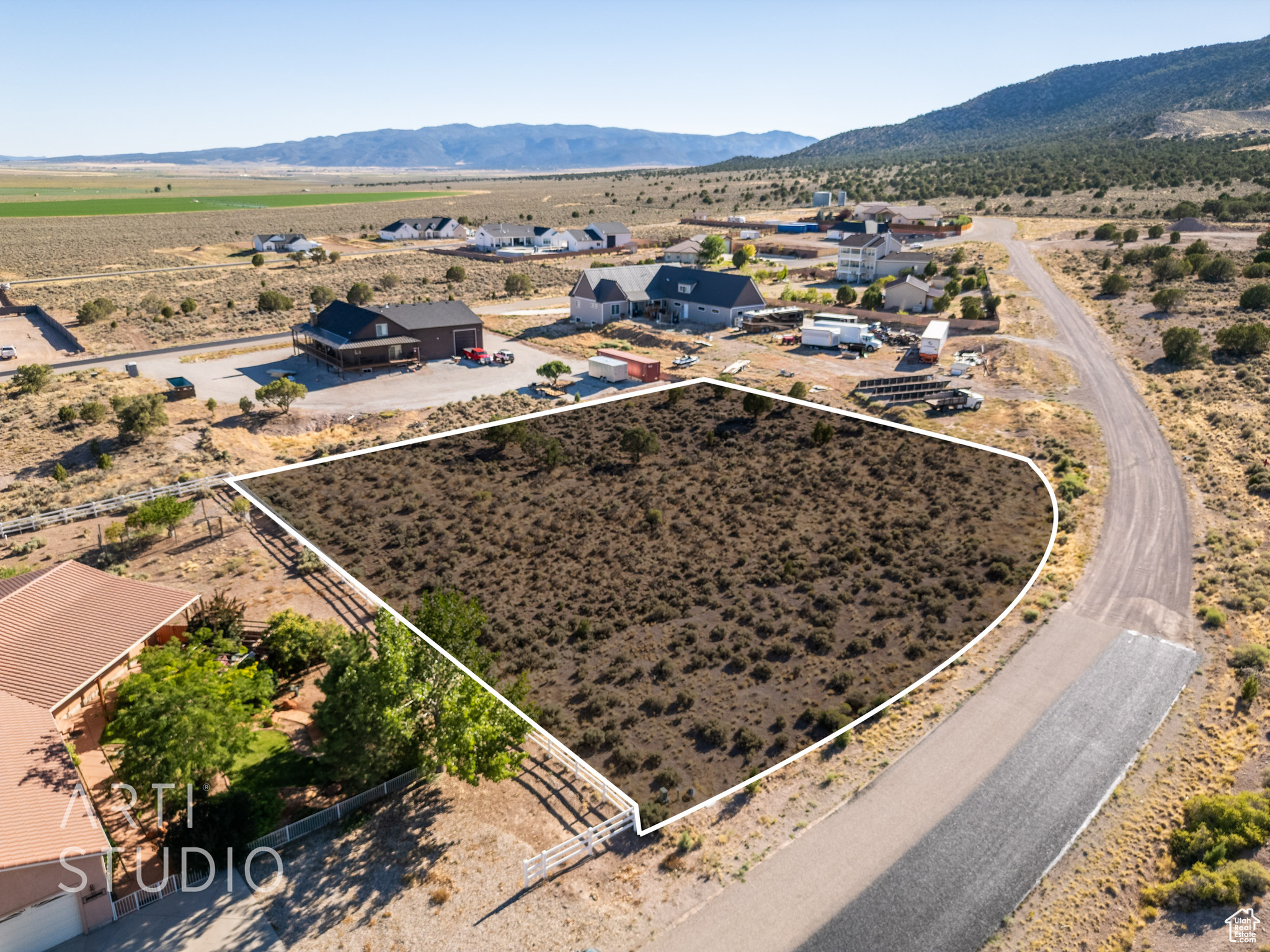 EL MONTE ESTATES - Land
