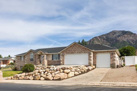 Tiny photo for 804 E 3300 N, North Ogden, UT 84414 (MLS # 2164720)