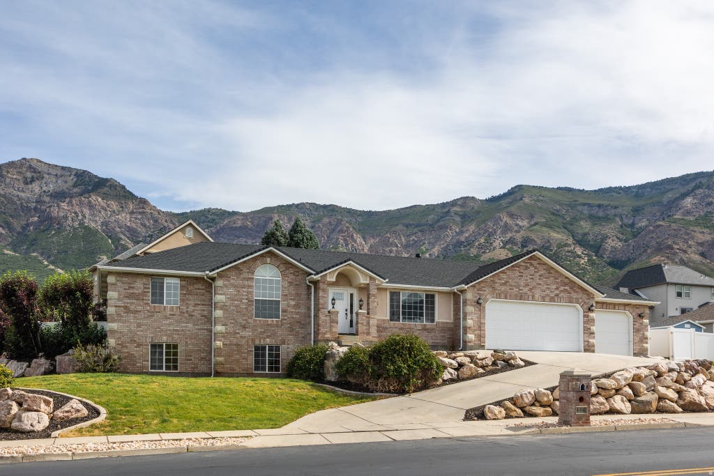 Photo of 804 E 3300 N, North Ogden, UT 84414 (MLS # 2164720)