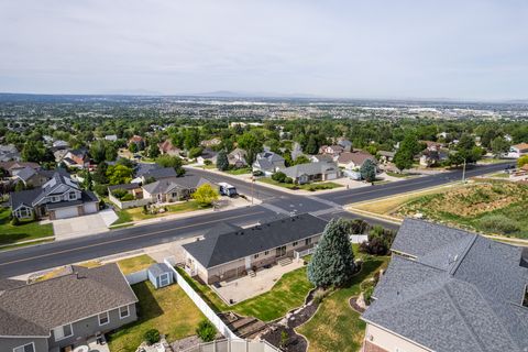 Tiny photo for 804 E 3300 N, North Ogden, UT 84414 (MLS # 2164720)