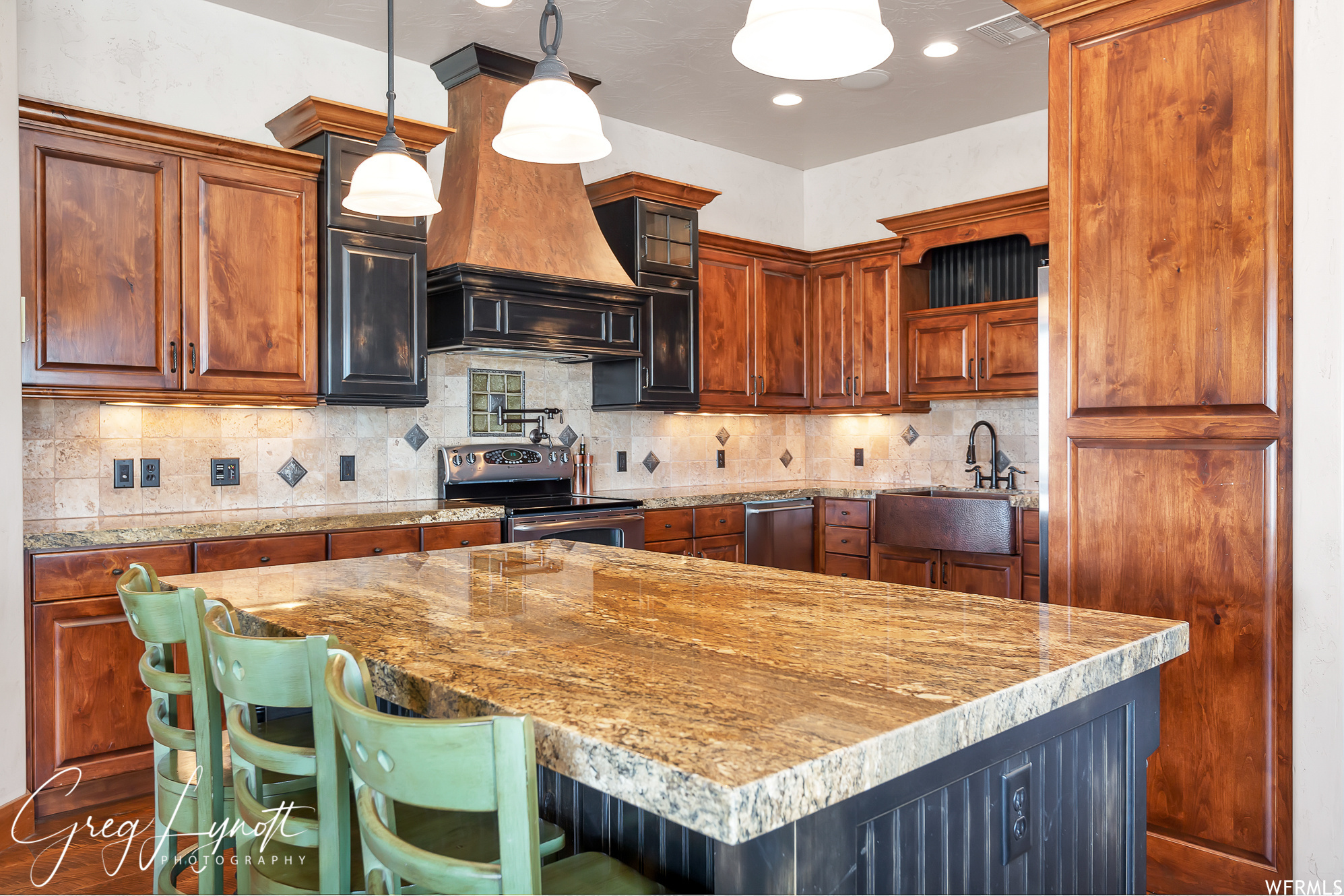 SHADOW MOUNTAIN TOWNHOMES - Residential