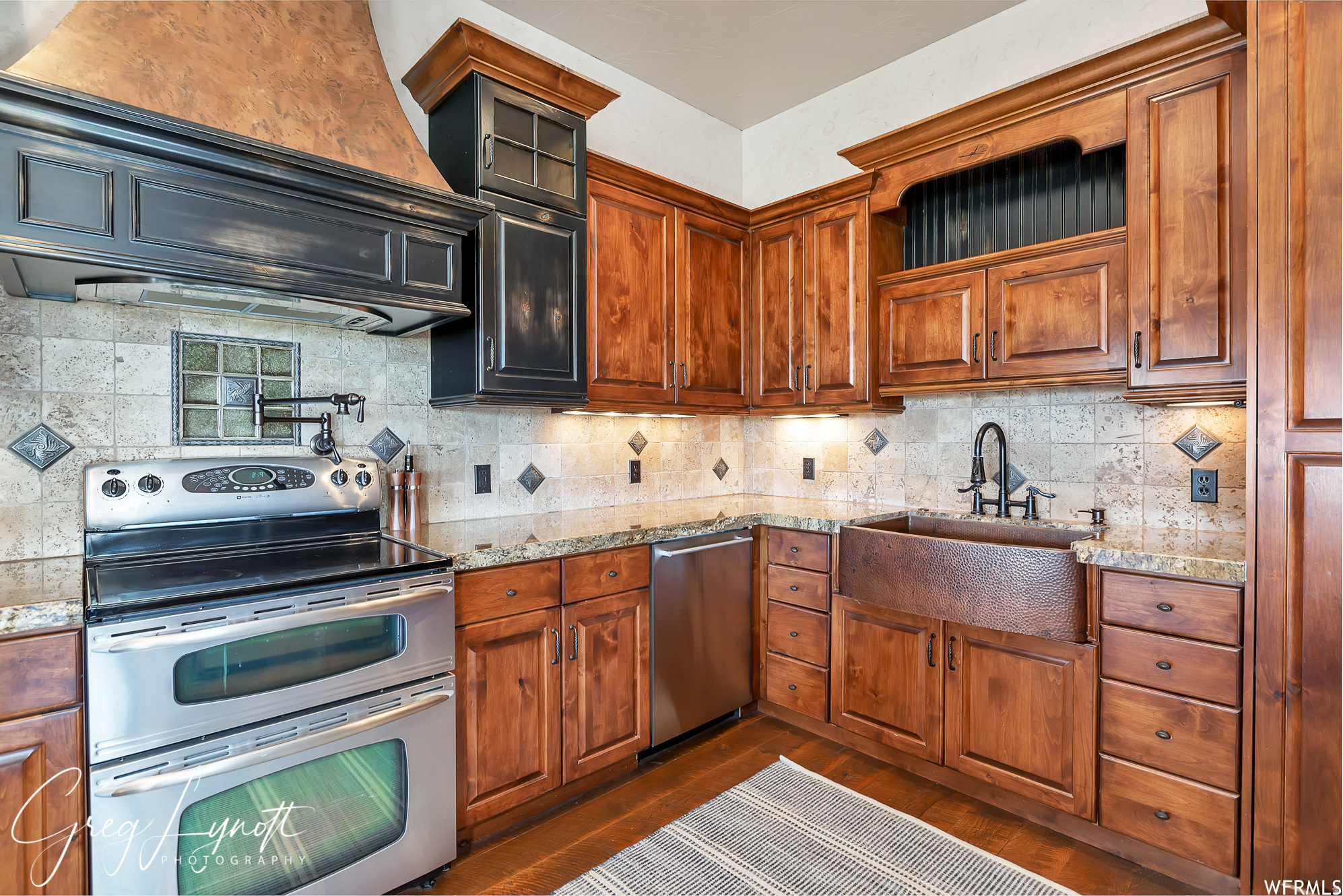 SHADOW MOUNTAIN TOWNHOMES - Residential