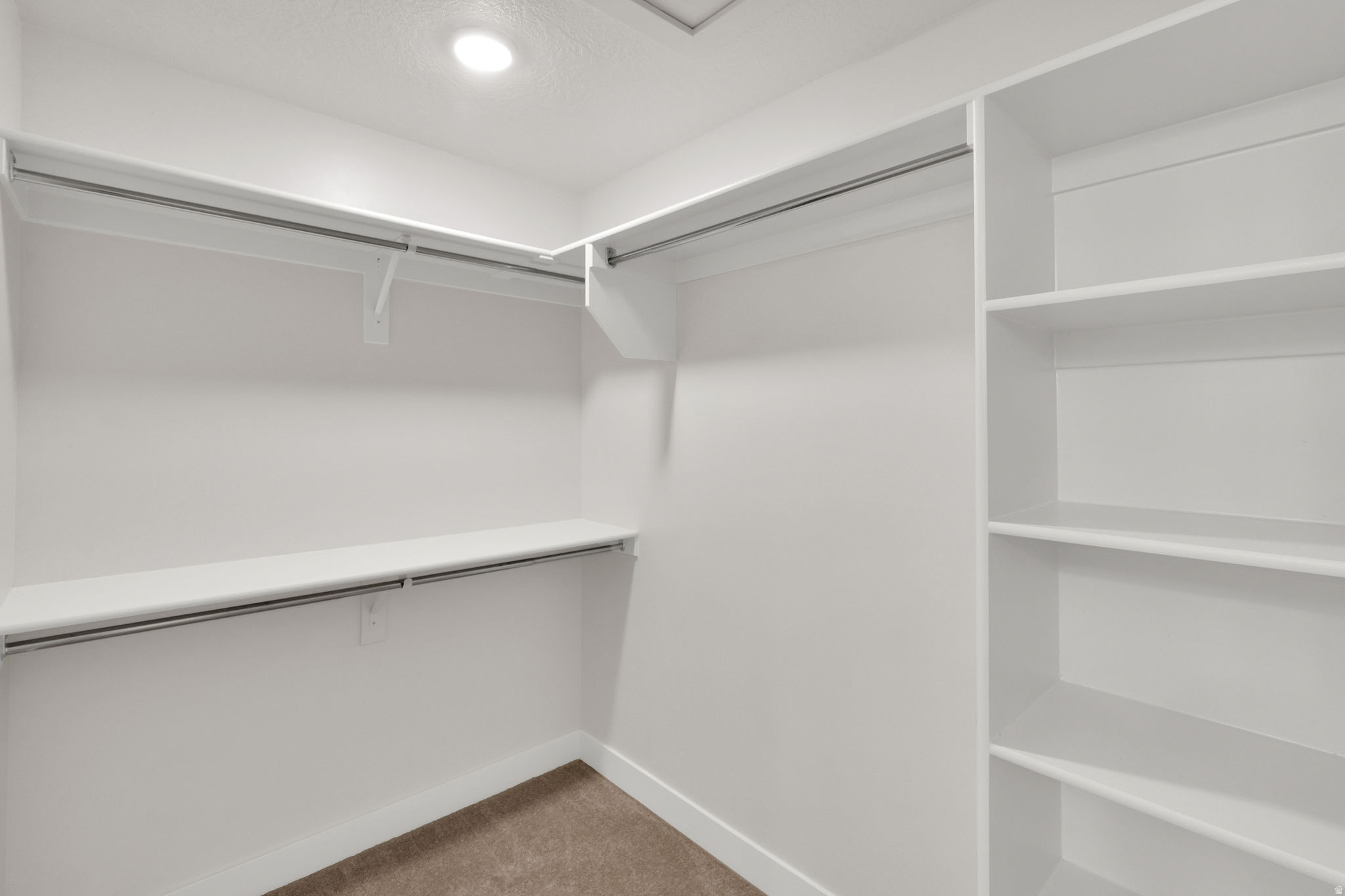 MOUNTAIN RIDGE - Residential