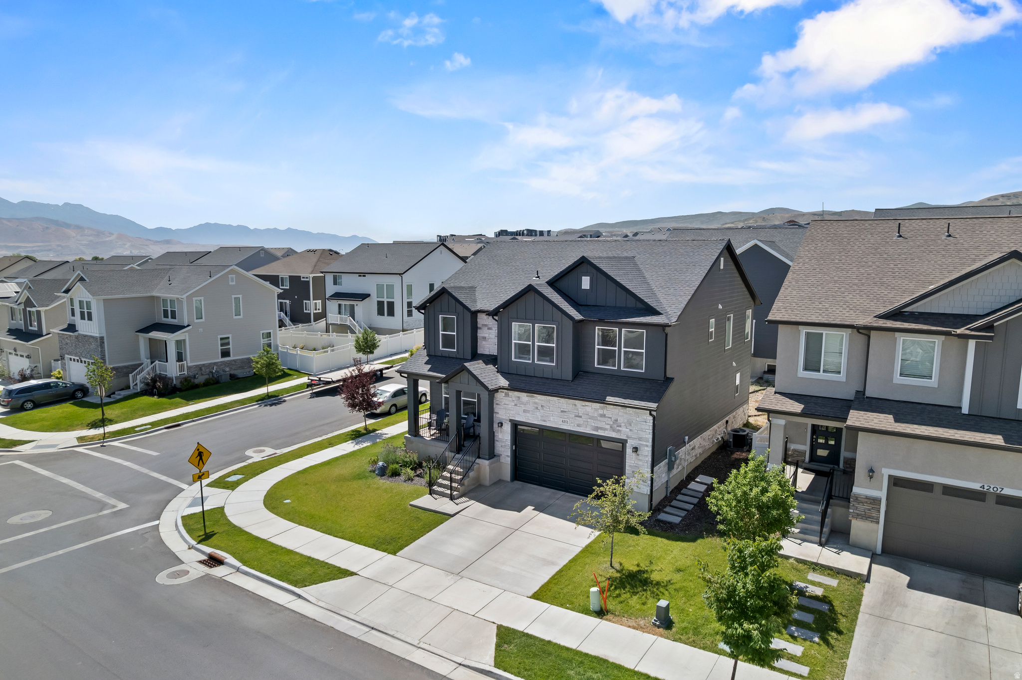 MOUNTAIN RIDGE - Residential