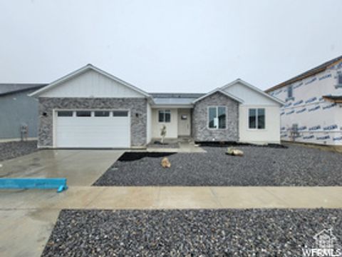 Photo of 2354 E SPRING ST N, Eagle Mountain, UT 84005 (MLS # 2113389)