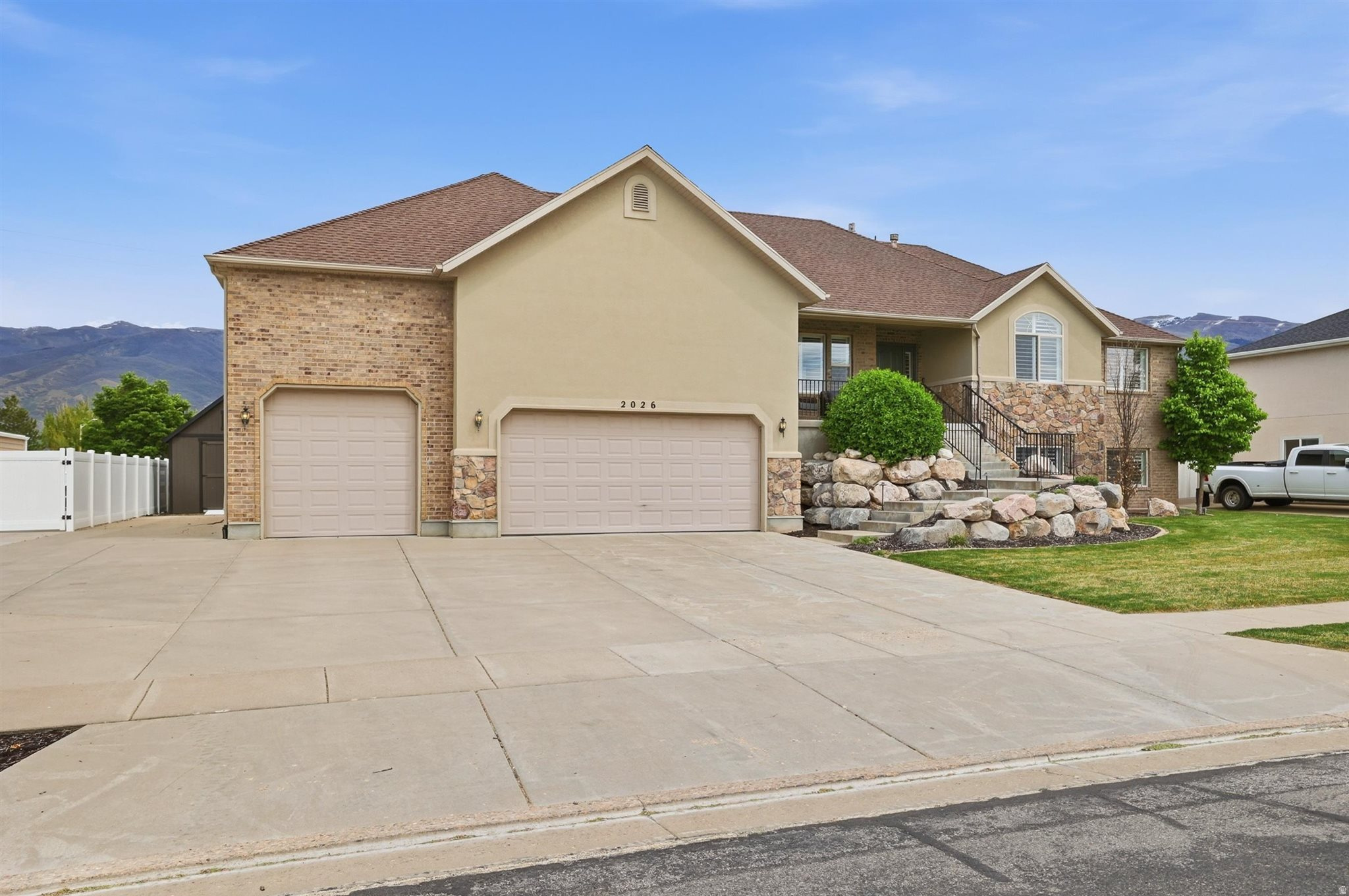FARMINGTON RANCHES - Residential