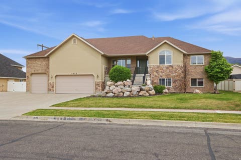 Tiny photo for 2026 W RANCH RD, Farmington, UT 84025 (MLS # 2157449)