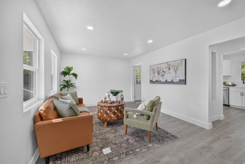 Photo of 679 BROOKSIDE DR, Springville, UT 84663 (MLS # 2173752)