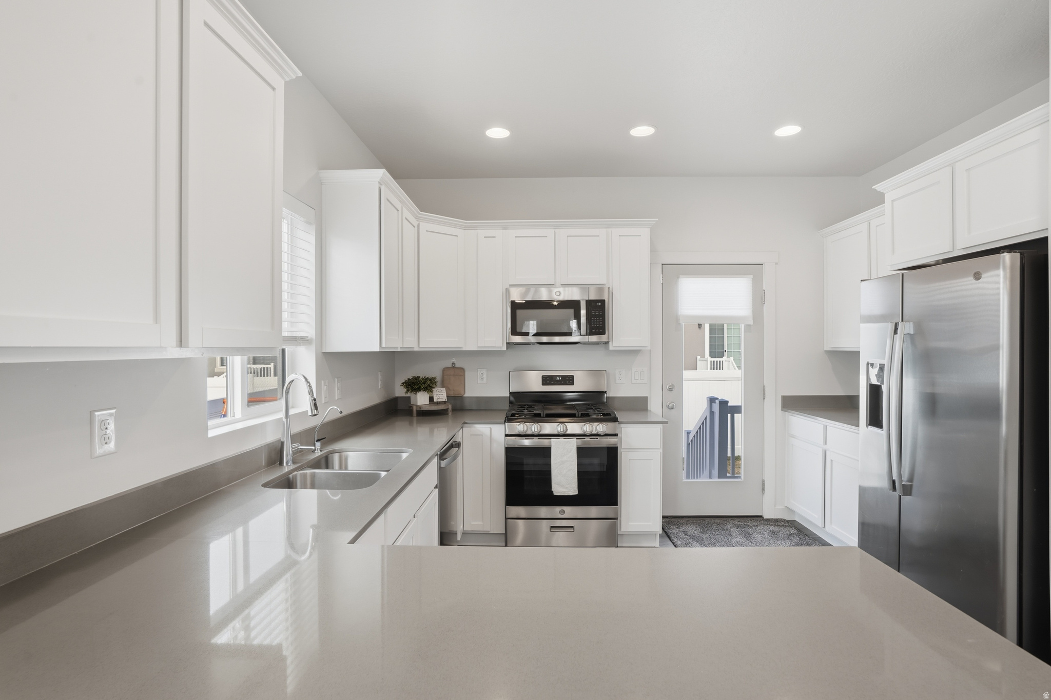 OVERLAND - Residential