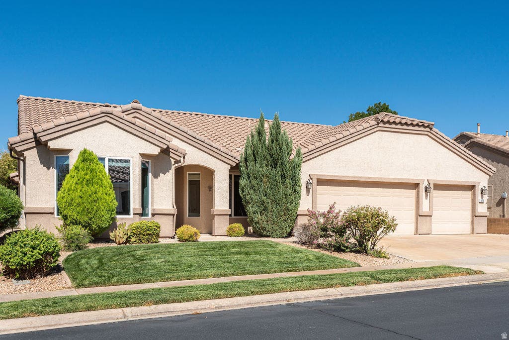 Photo of 4610 S SIESTA DR, Saint George, UT 84790 (MLS # 2180228)