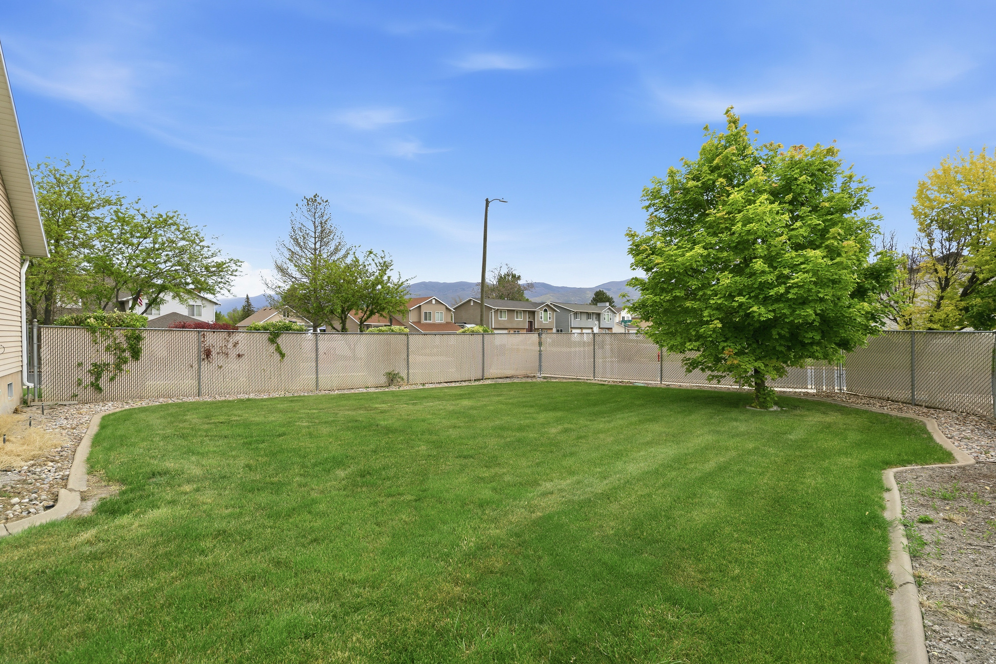 MEADOW CROSS - Residential