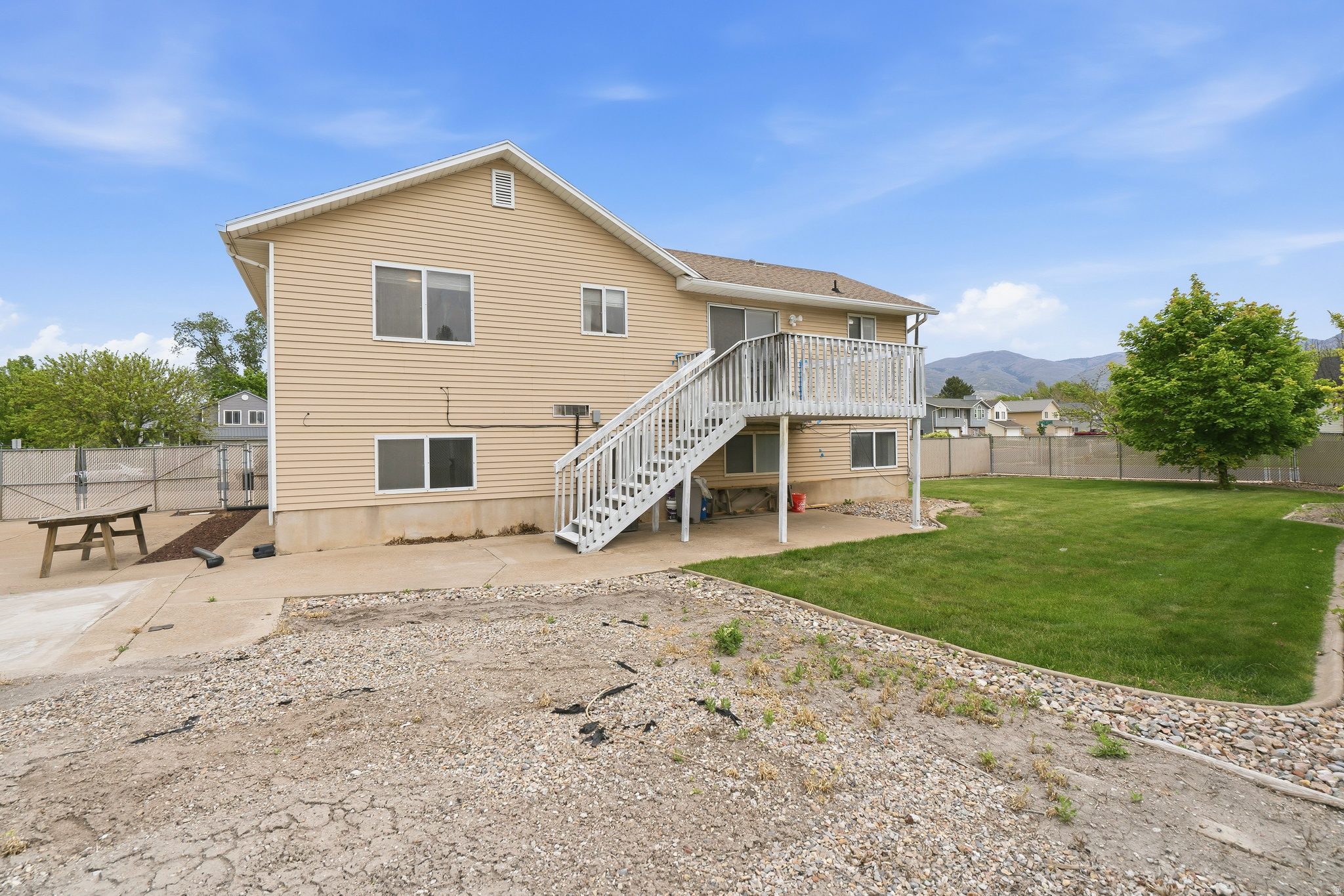MEADOW CROSS - Residential