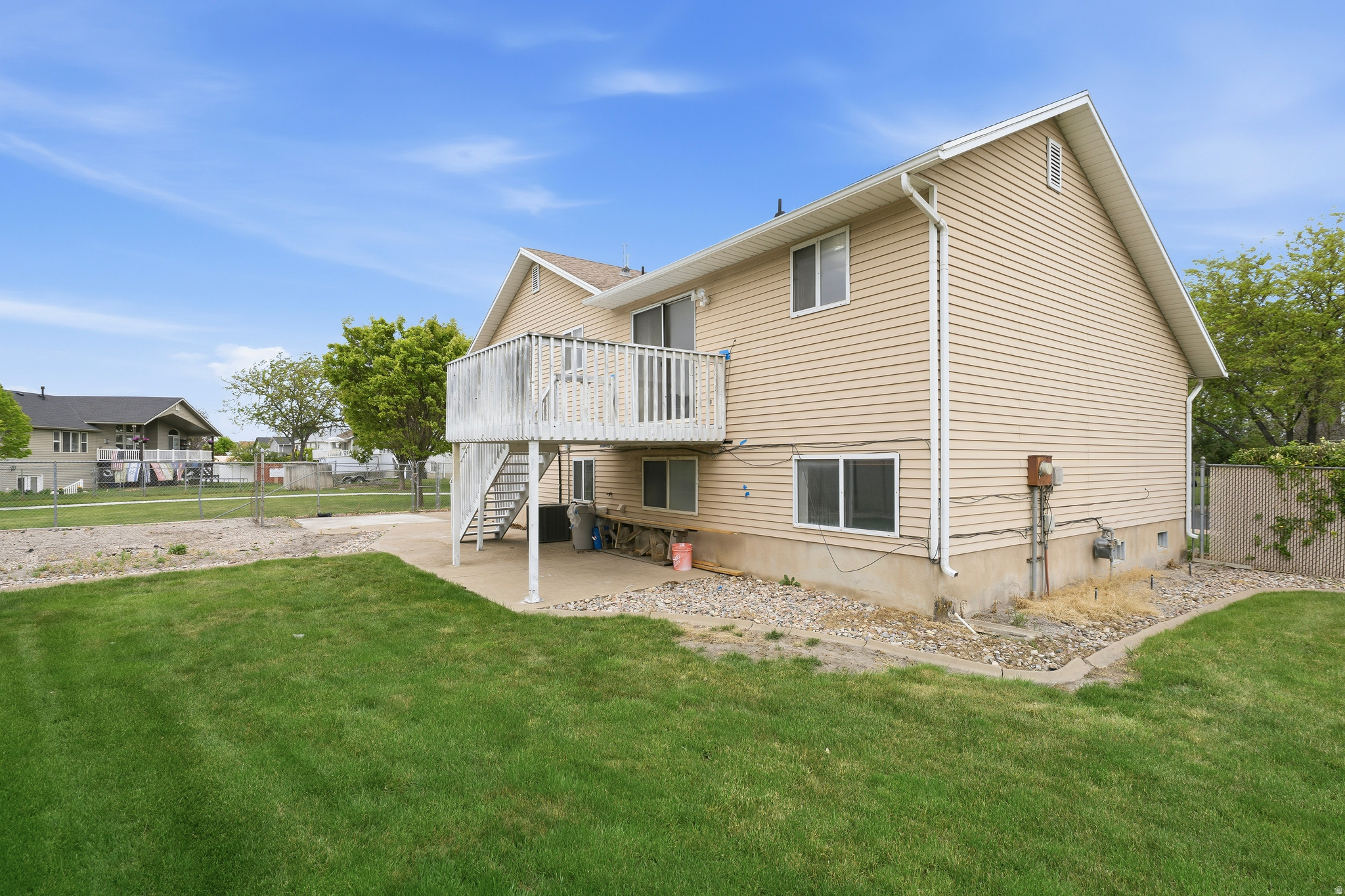 MEADOW CROSS - Residential