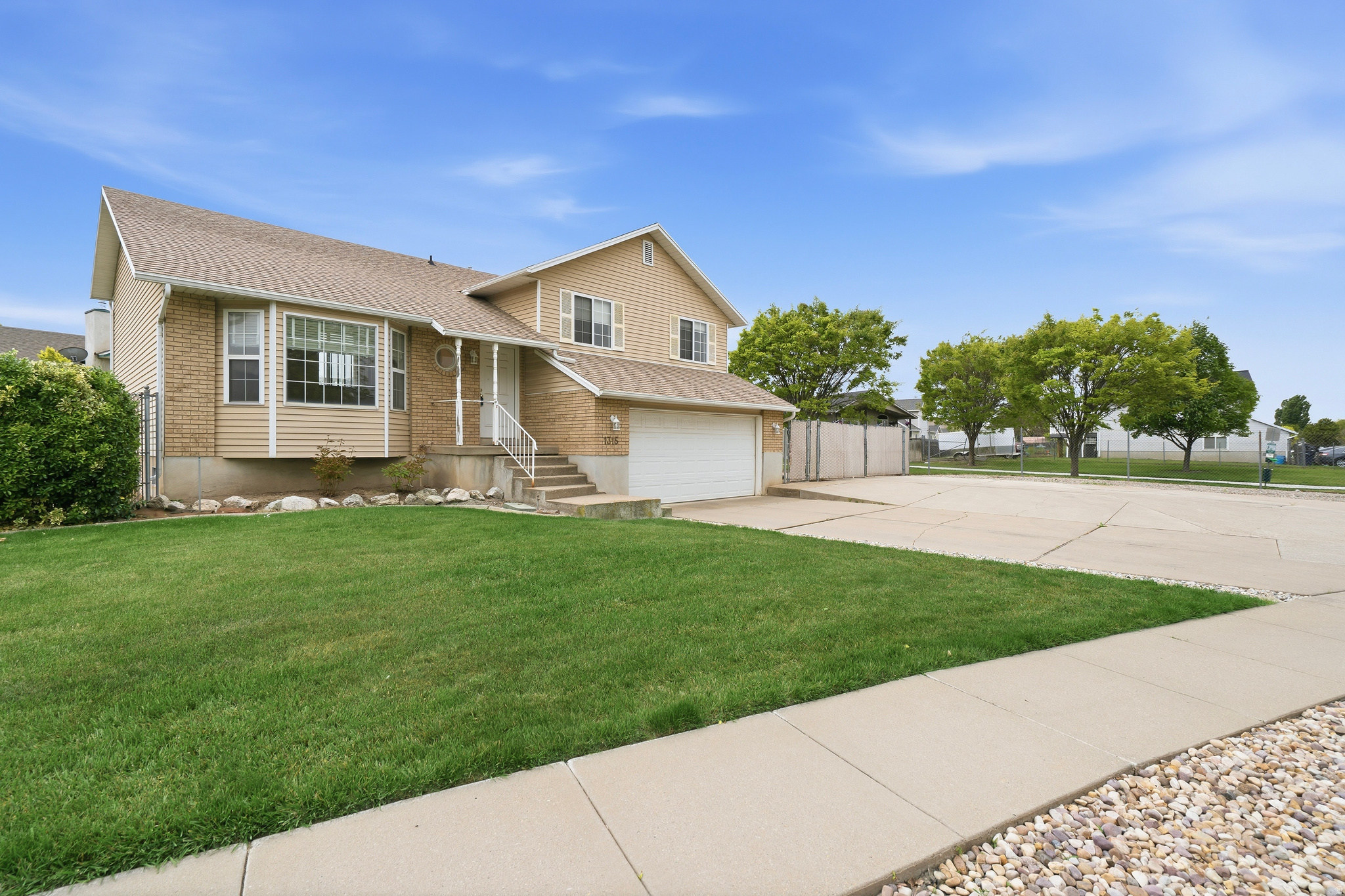 MEADOW CROSS - Residential