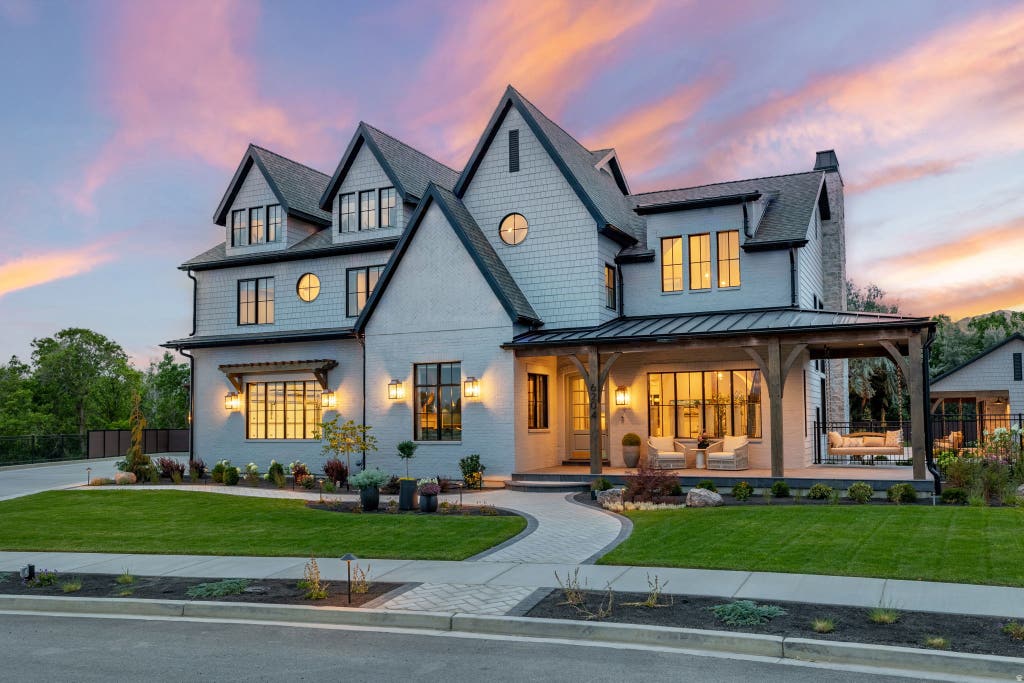 Photo of 6204 W HAWKSTONE WAY, Highland, UT 84003 (MLS # 2177444)