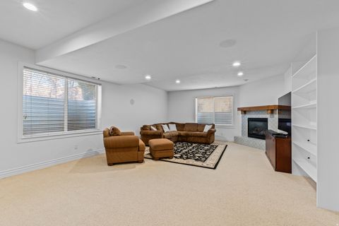 Tiny photo for 186 N MOUNTAIN VISTAS RD, Kaysville, UT 84037 (MLS # 2128645)