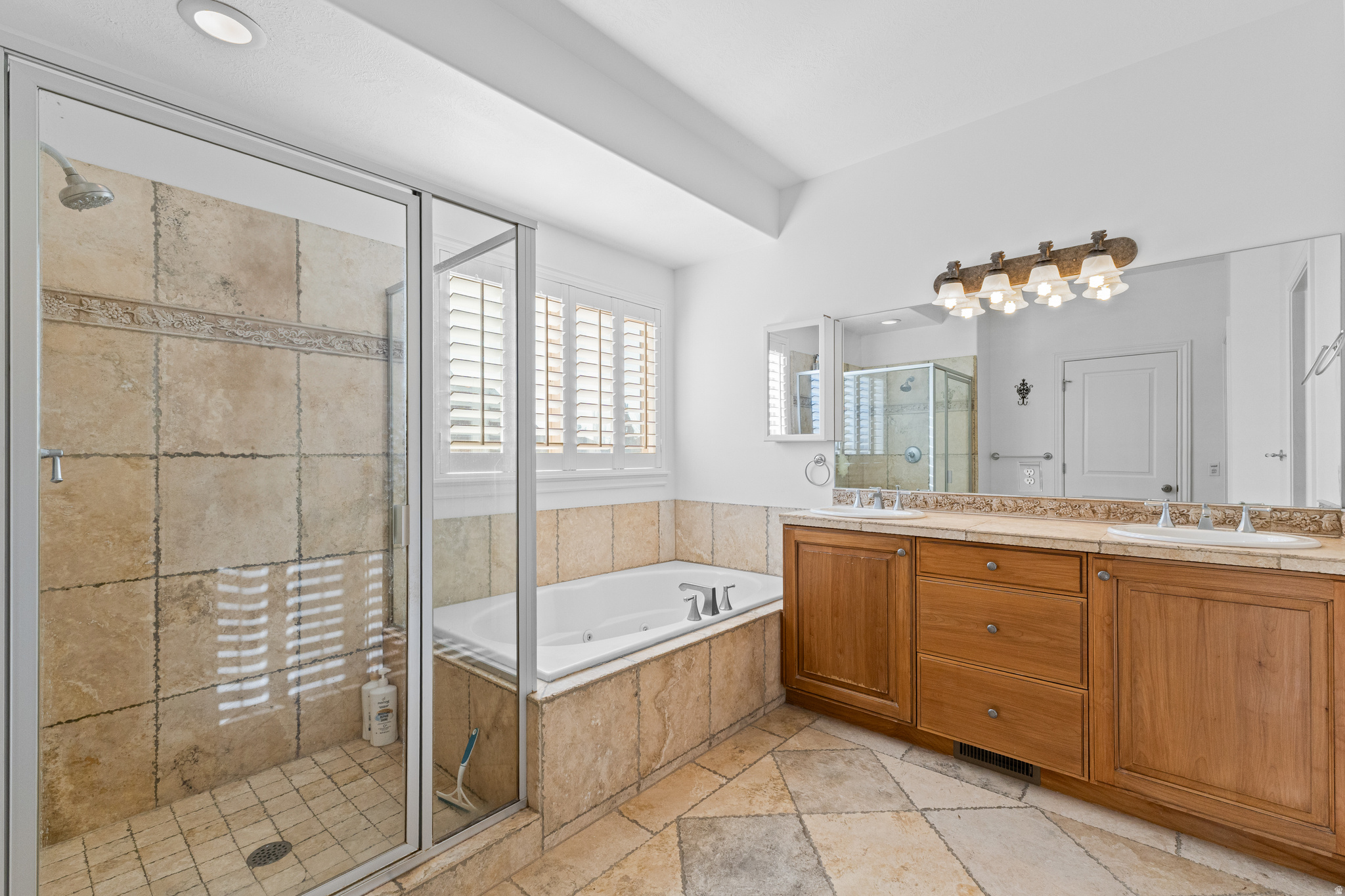 MOUNTAIN VISTAS - Residential