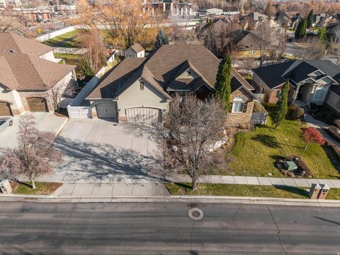 Tiny photo for 186 N MOUNTAIN VISTAS RD, Kaysville, UT 84037 (MLS # 2128645)