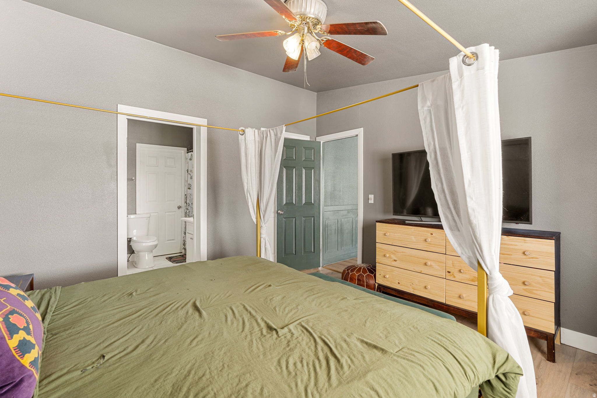 MID VALLEY ESTATES - Residential