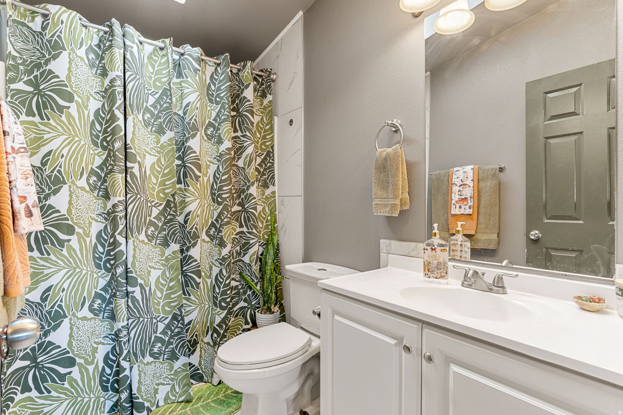 MID VALLEY ESTATES - Residential