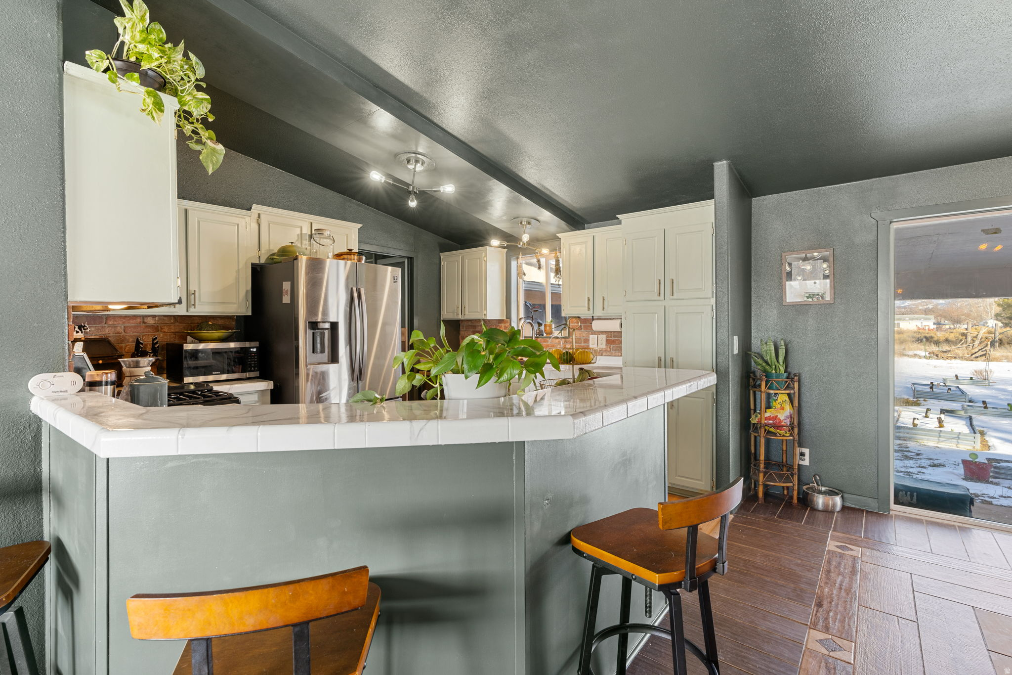 MID VALLEY ESTATES - Residential