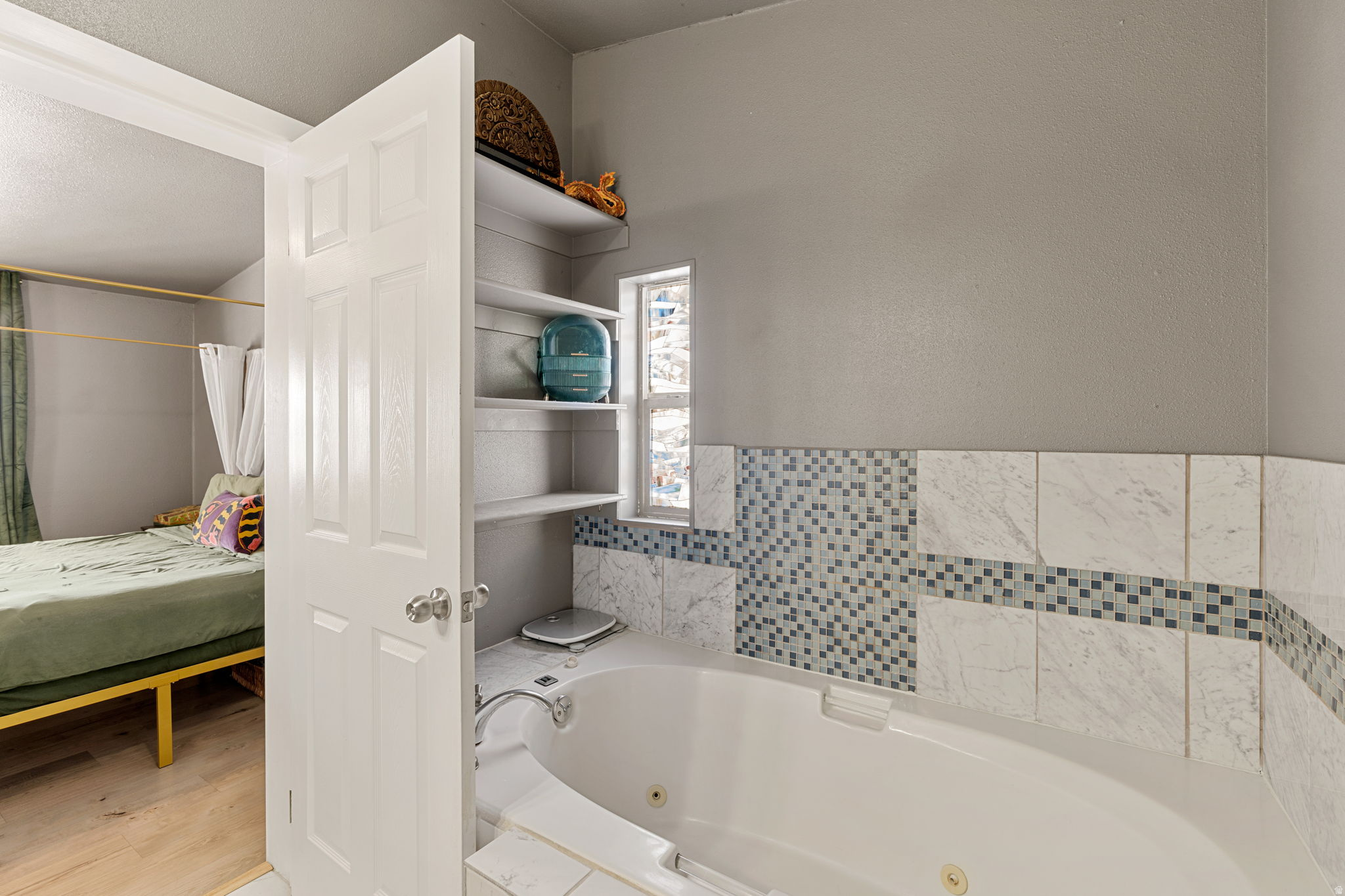 MID VALLEY ESTATES - Residential