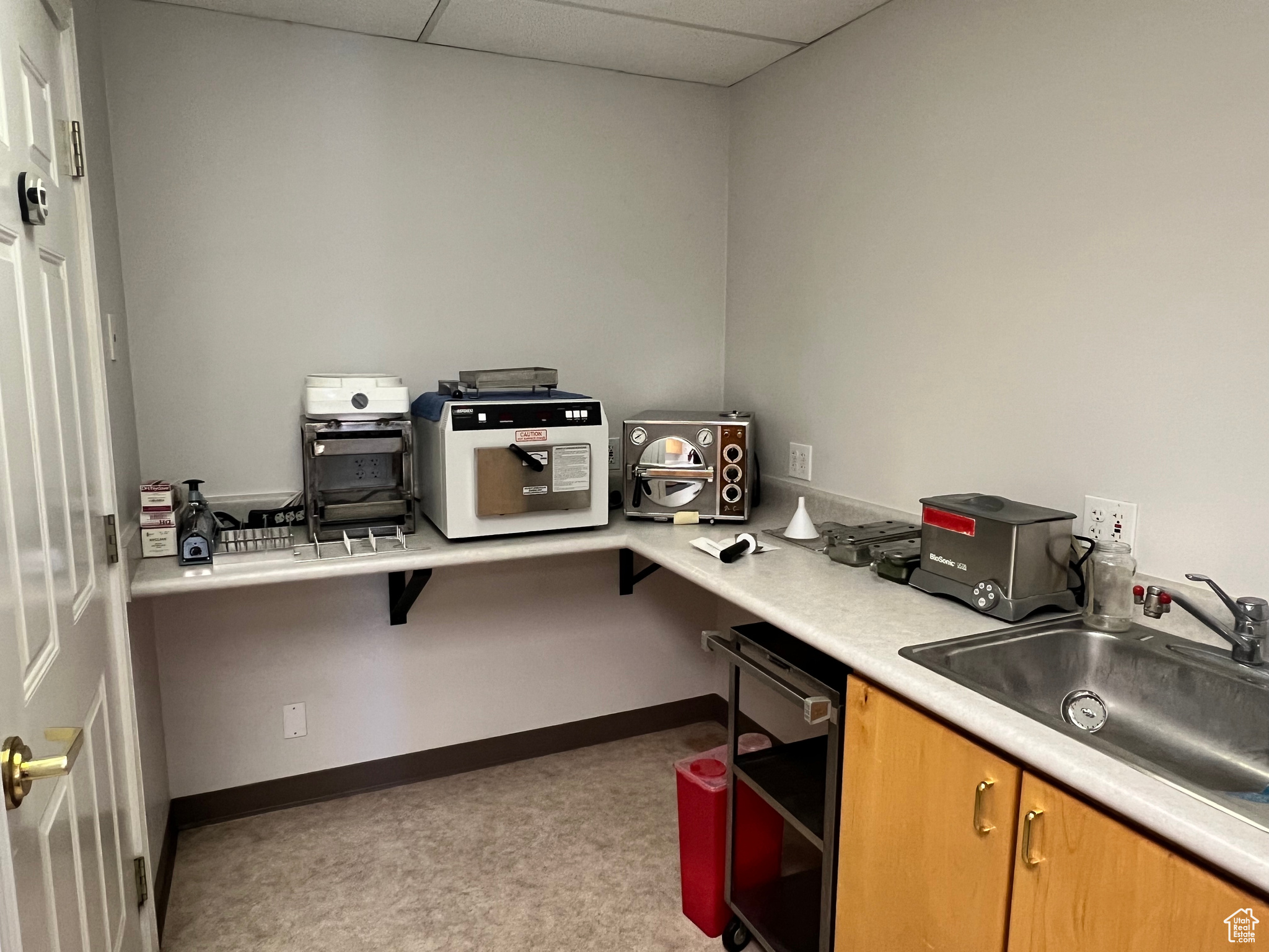 MURRAY COTTONWOOD MEDICAL CENTER - Commercial Sale