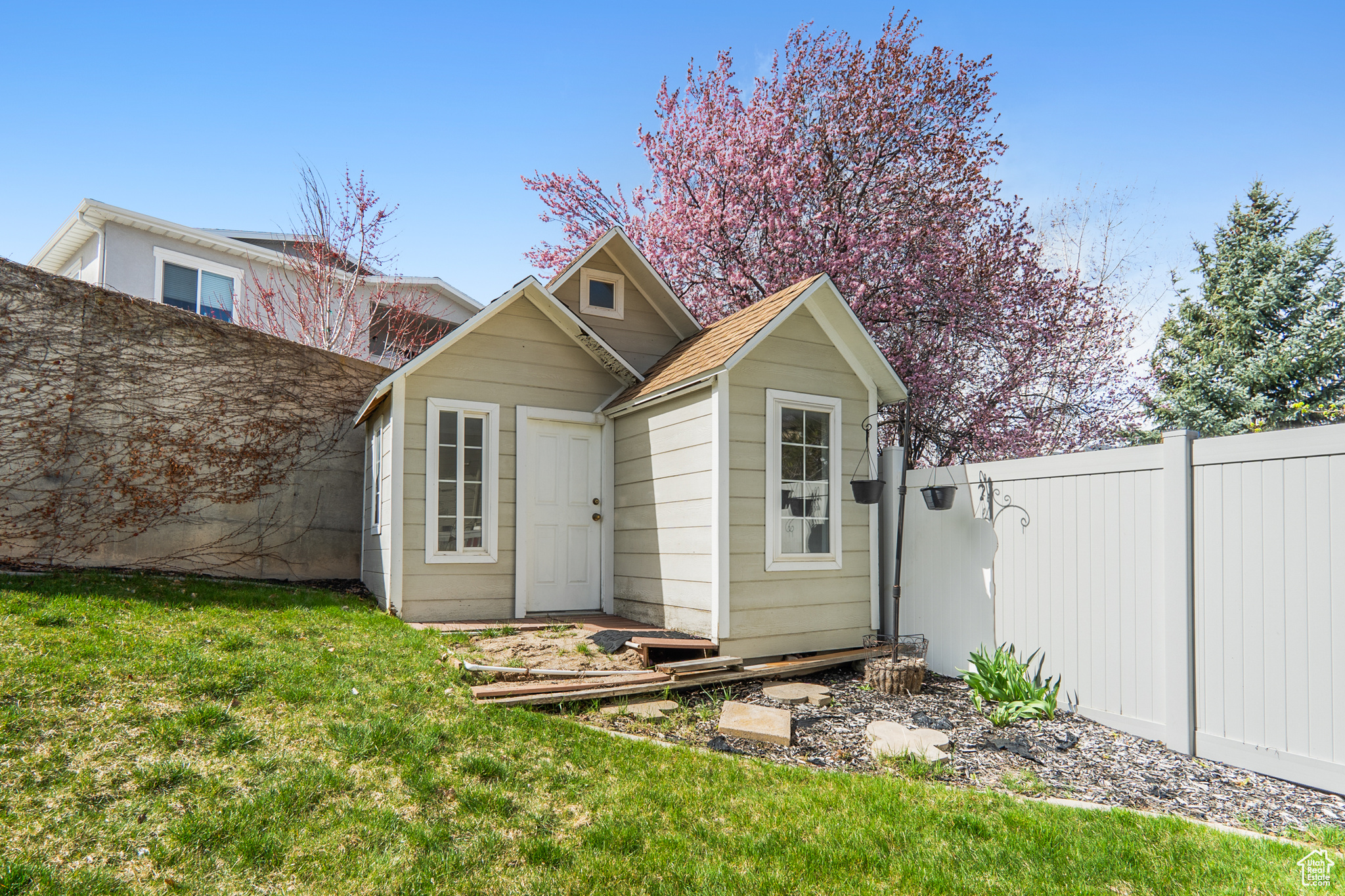 HILLSIDE VILLAGE - Residential Income