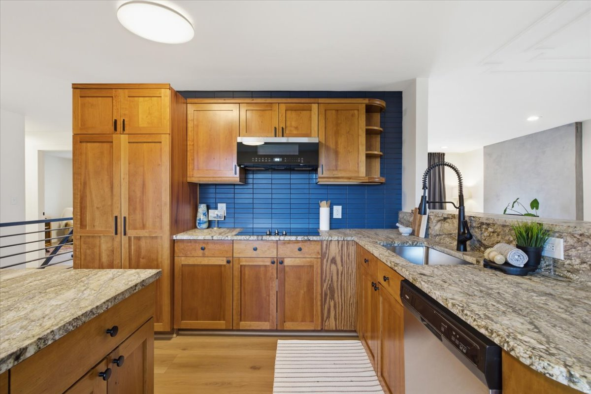 JAMESTOWN - Residential