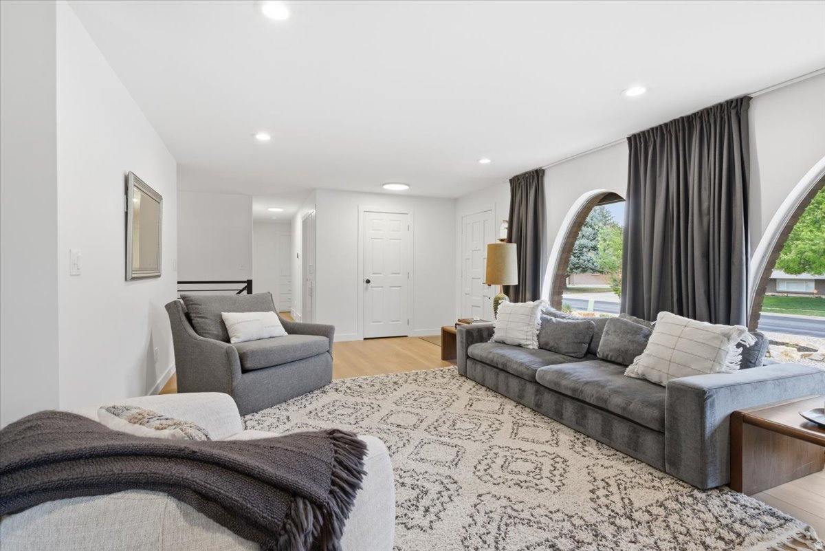 JAMESTOWN - Residential