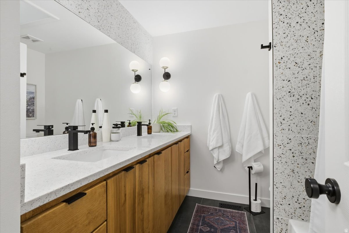 JAMESTOWN - Residential