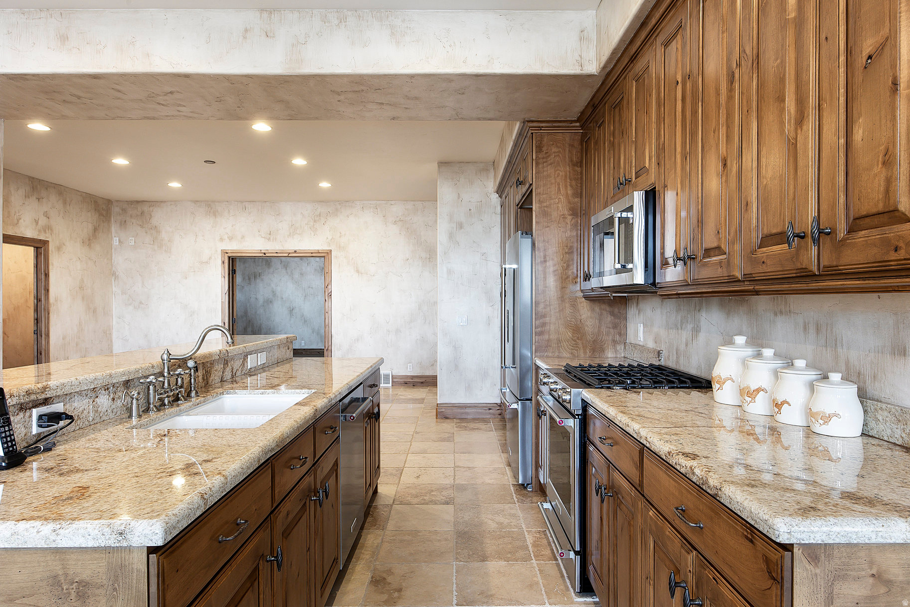 EAGLEPOINTE ESTATES - Residential