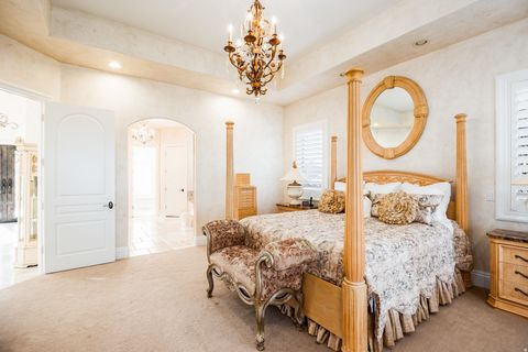 Tiny photo for 802 EAGLEPOINTE DR, North Salt Lake, UT 84054 (MLS # 2128908)